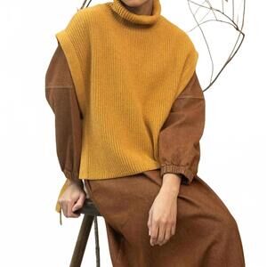 NEW BEAUMONT ORGANIC kanon roll neck vest in ochre marl